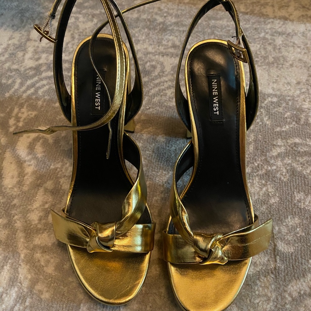 Nine West platform sandal